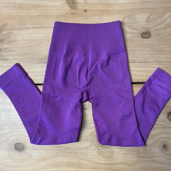 Lululemon Flow and Go Cropped Leggings Size 2 - Picture 3 of 6